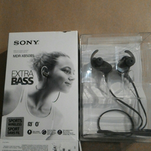 MDR-XB50BS EXTRA BASS™ Sports Wireless In-ear Headphones - Picture 3 of 3